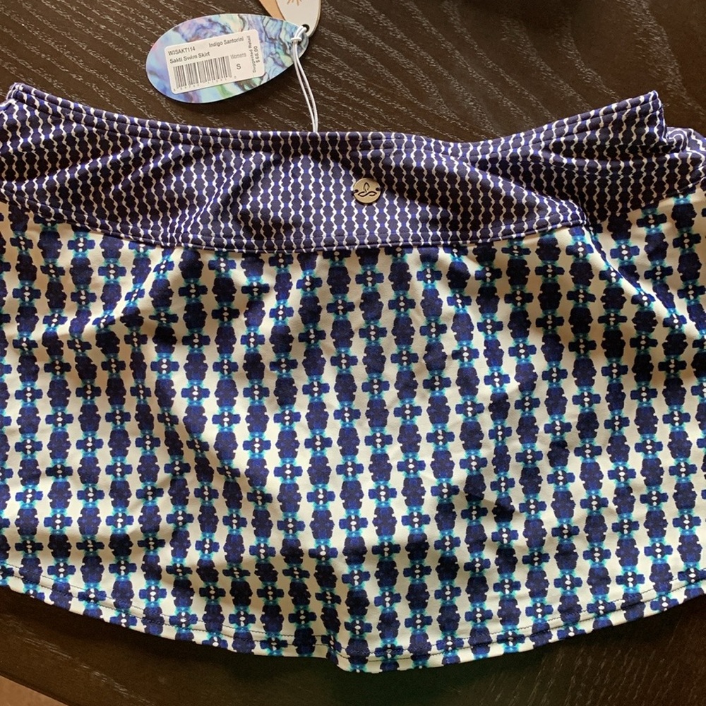 NWT women’s swim bottoms blue and white Prana Sakti Skirt women’s size s… - Picture 3 of 11